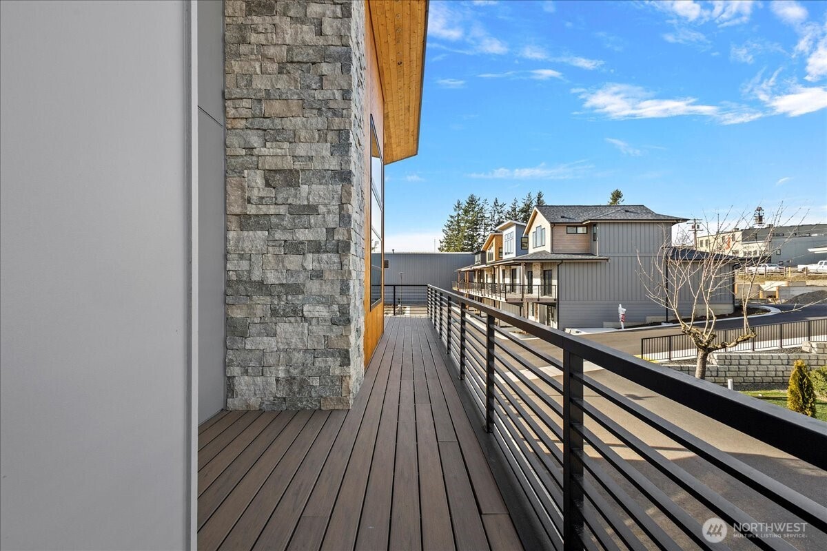 202 Skipping Stone Loop Property Photo 19
