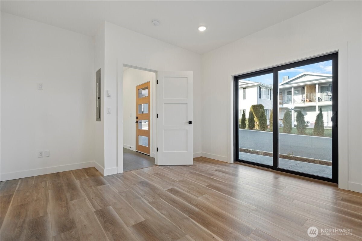 202 Skipping Stone Loop Property Photo 21