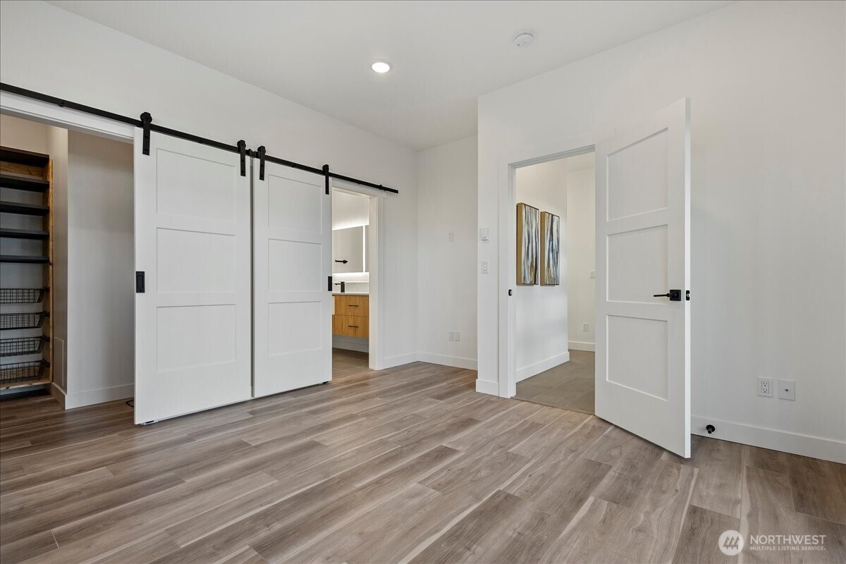 202 Skipping Stone Loop Property Photo 22