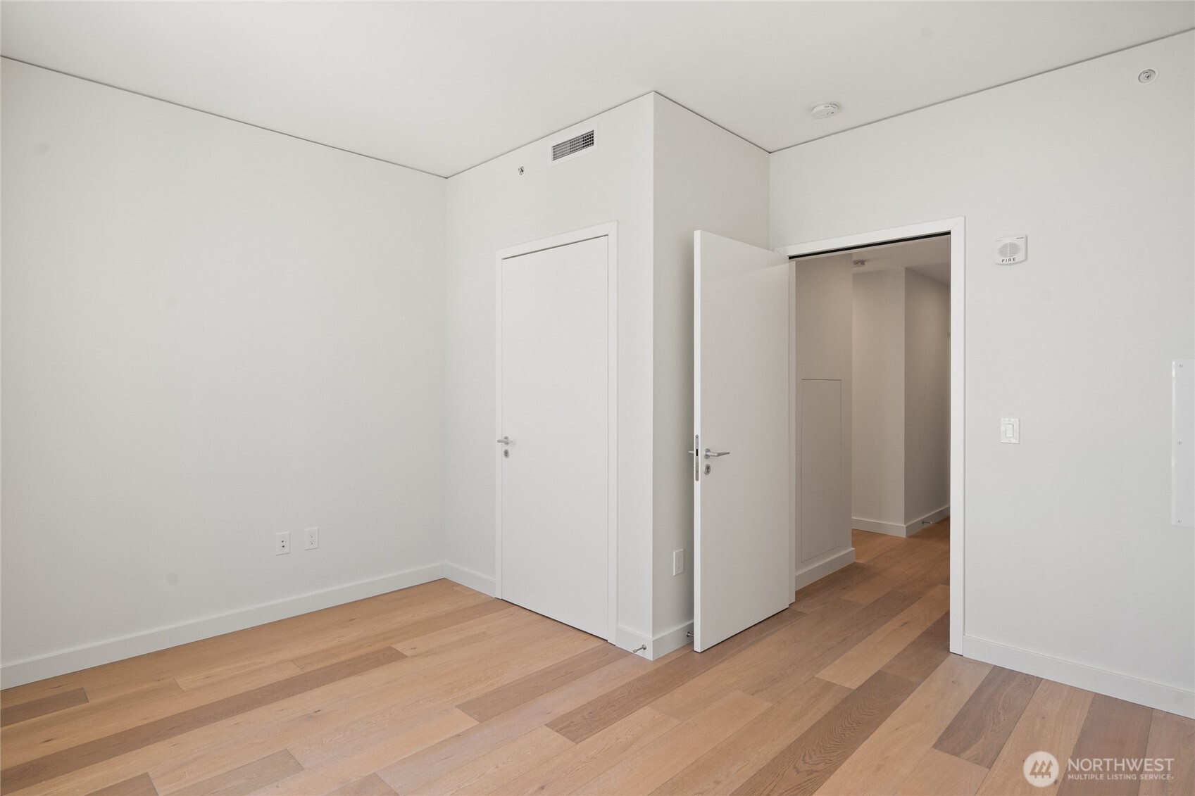 121 Stewart Street 3105 Property Photo 5
