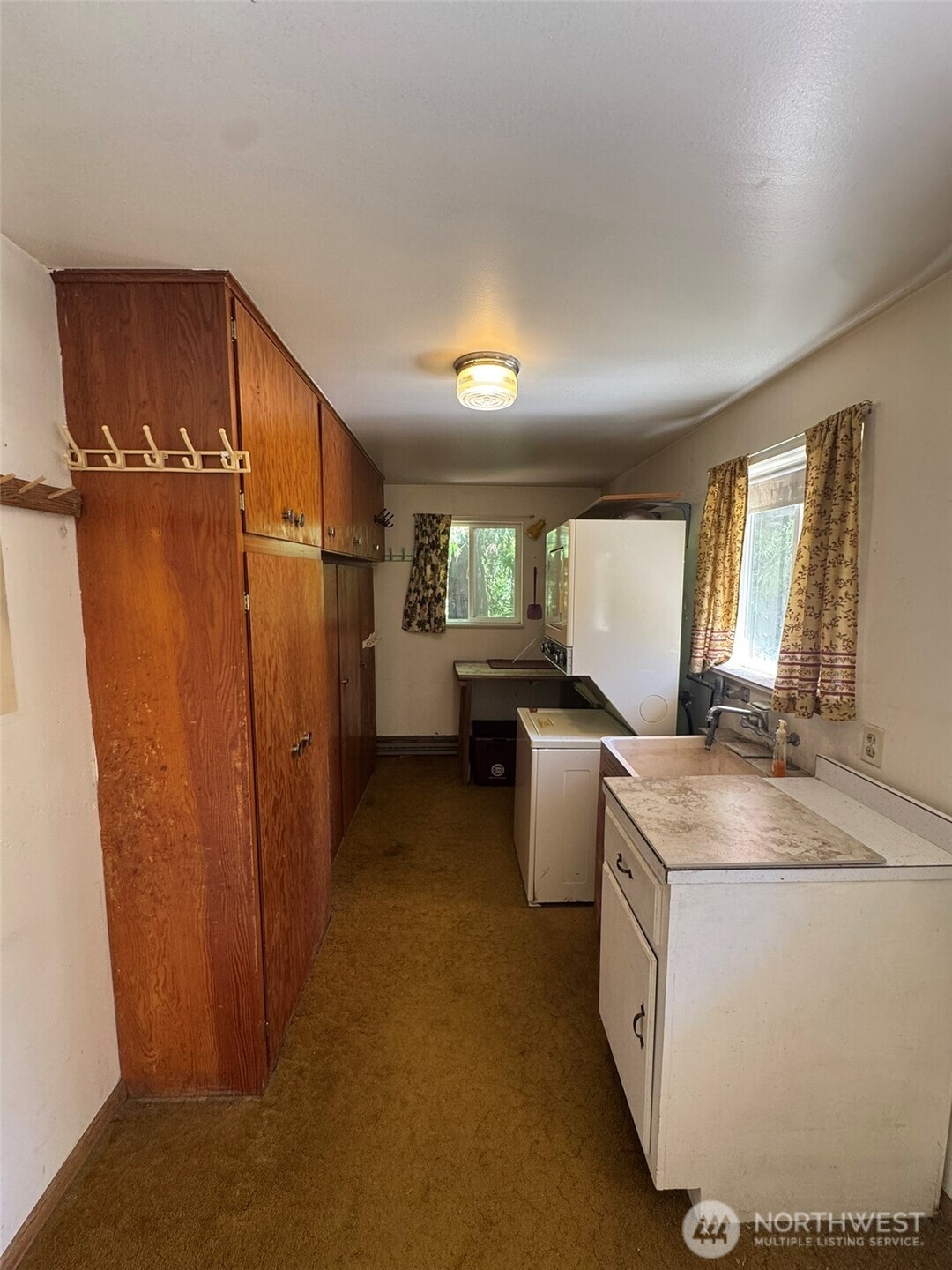 660 Commercial Avenue Property Photo 25