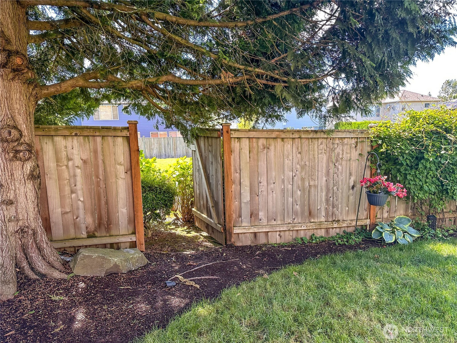 323 240th Place Property Photo 36