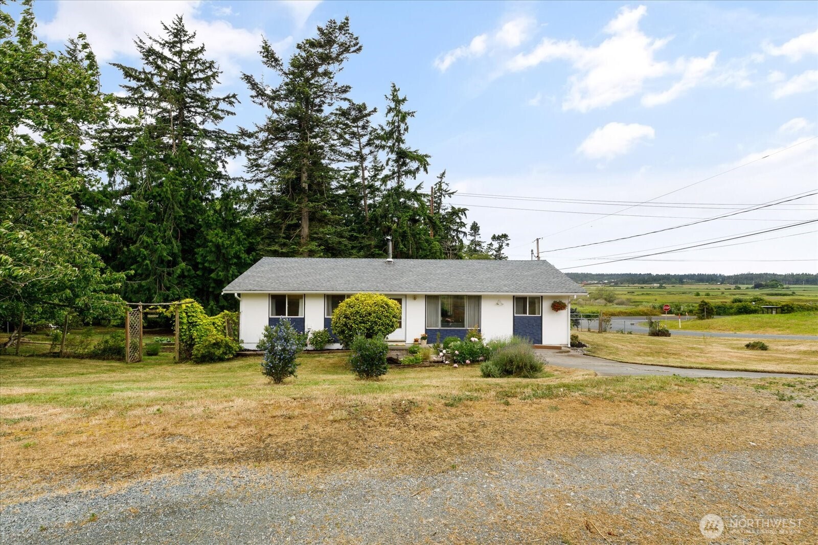 975 Ferry Avenue Property Photo 4