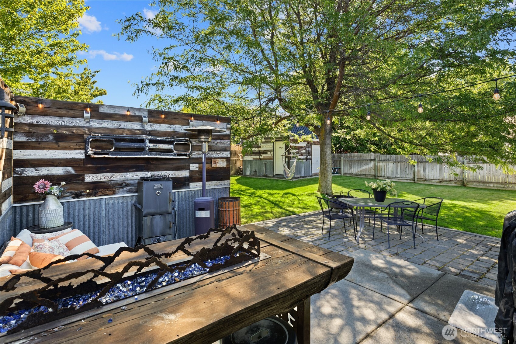 2000 N Green Parks Drive Property Photo 15