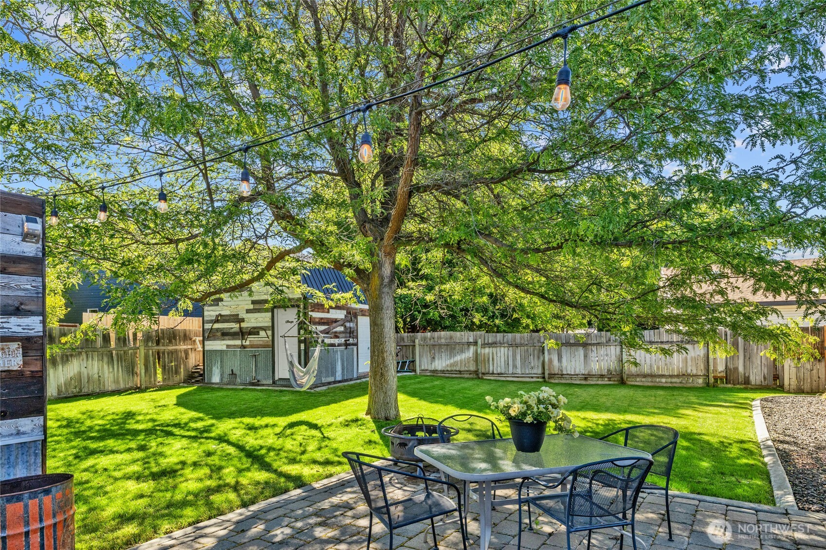 2000 N Green Parks Drive Property Photo 17