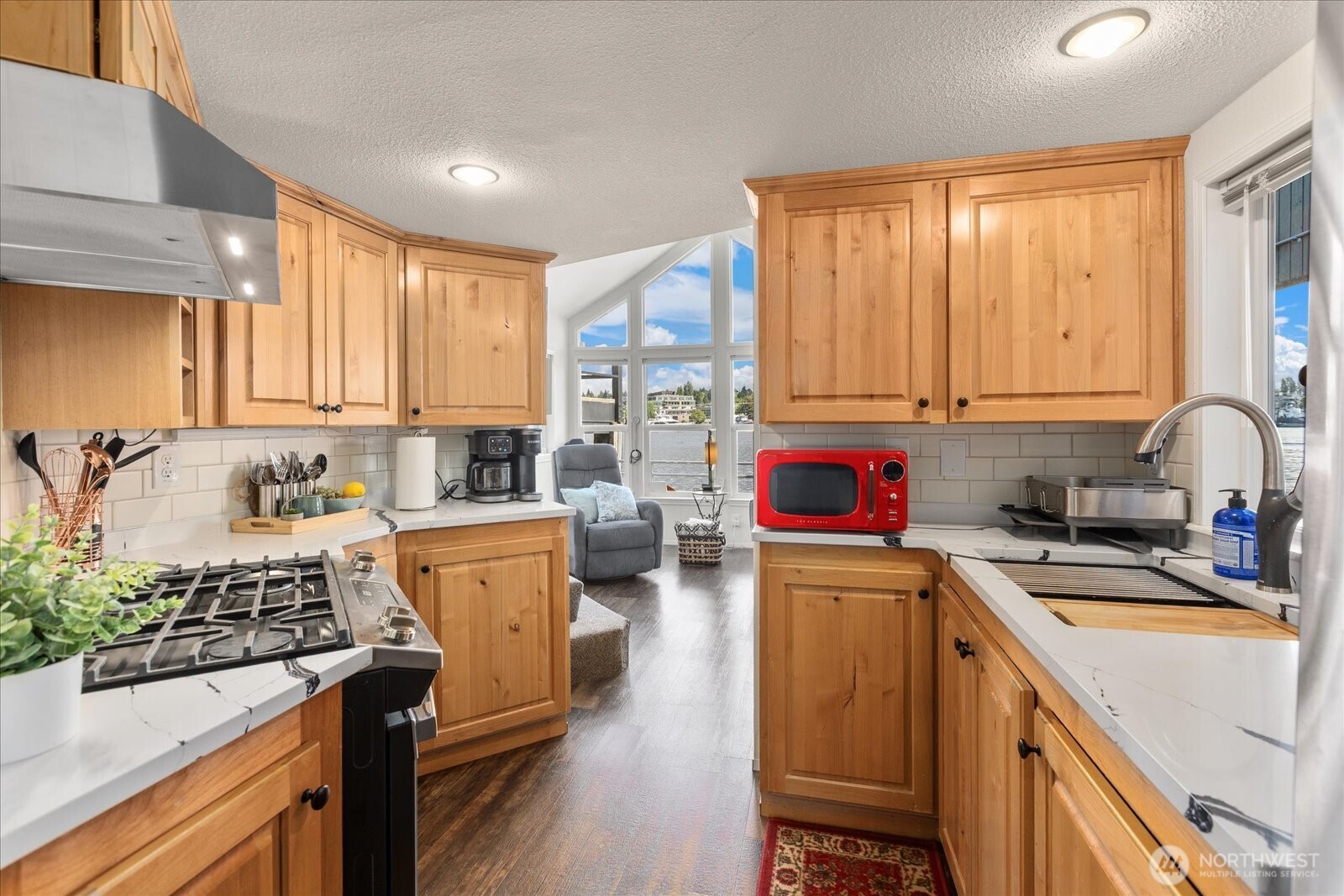 2706 Westlake Avenue 76 Property Photo 13