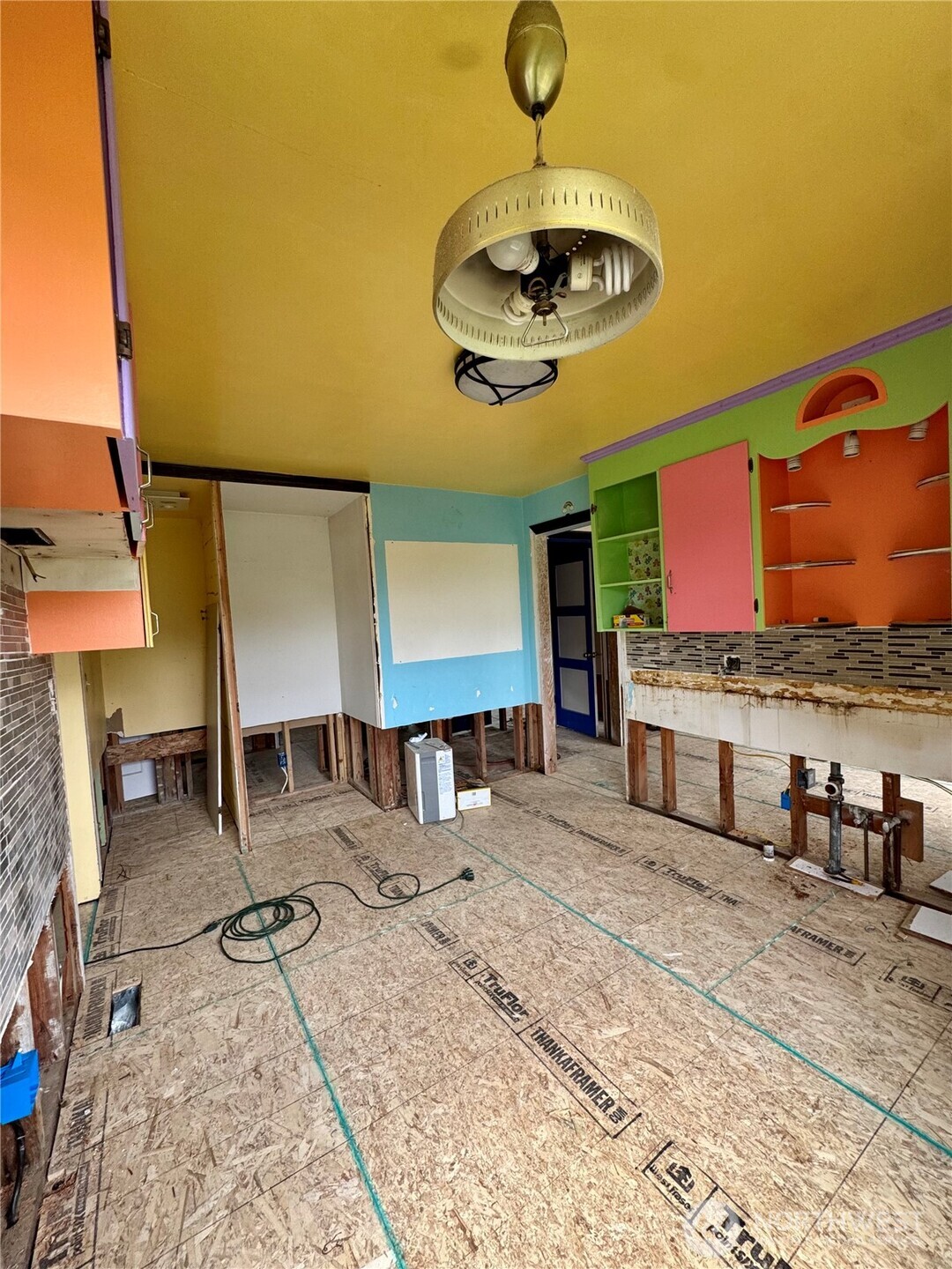 20423 State Route 20 Property Photo 9