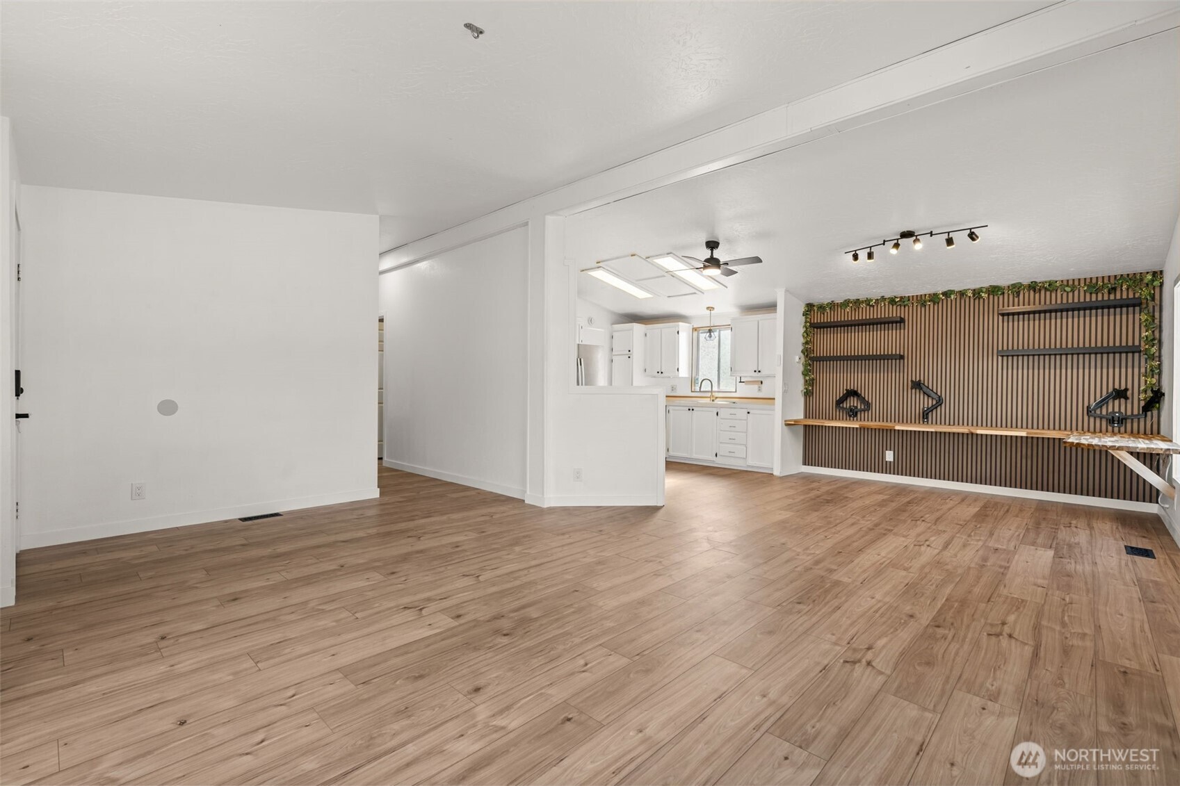 897 Garfield Avenue Property Photo 12