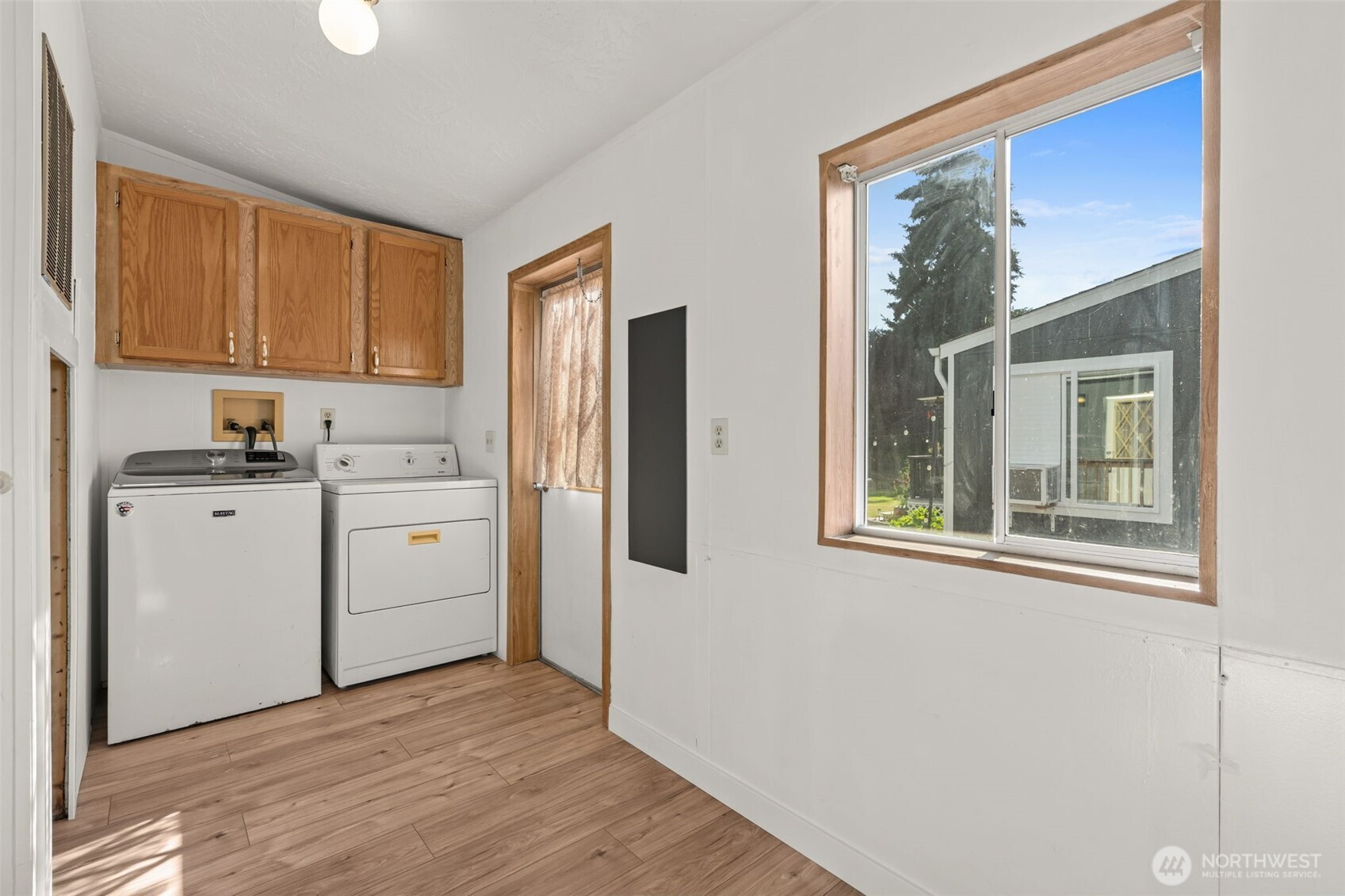 897 Garfield Avenue Property Photo 14