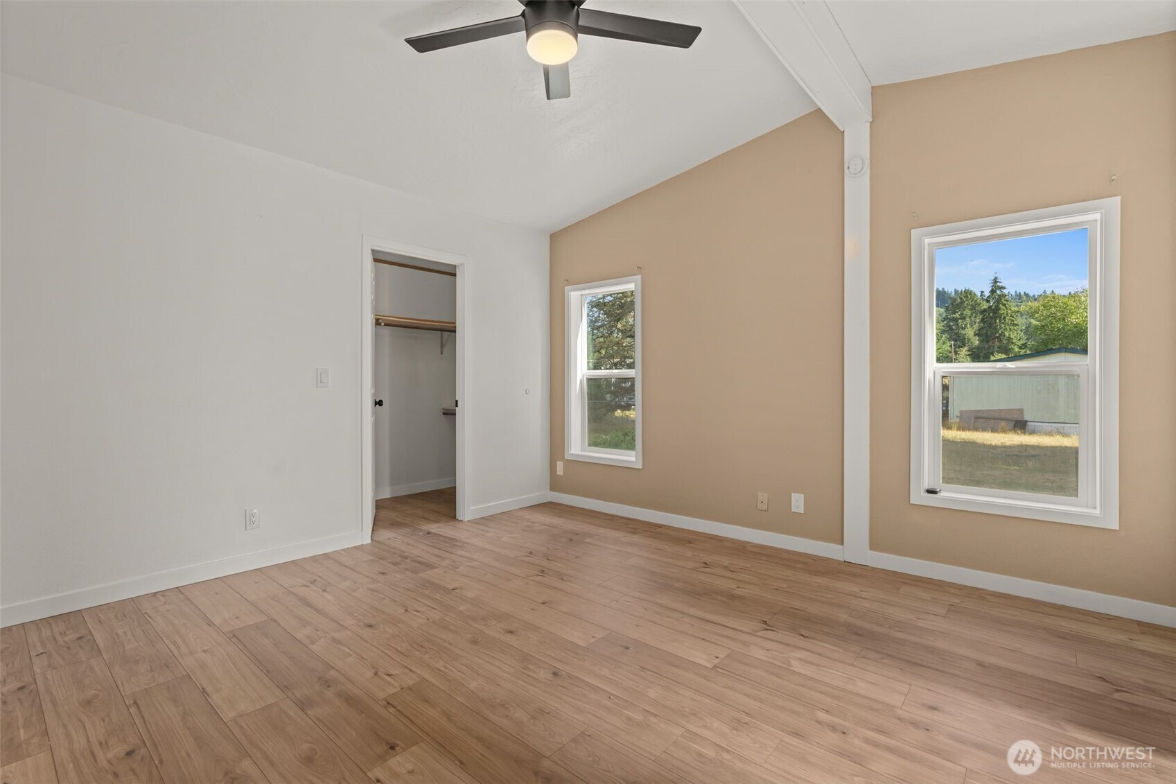 897 Garfield Avenue Property Photo 17