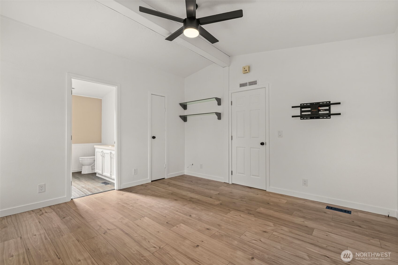 897 Garfield Avenue Property Photo 18