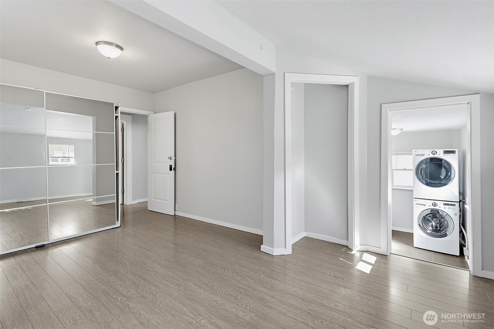 5454 35th Avenue D14 Property Photo 17