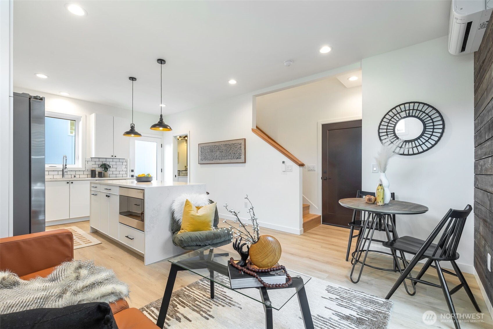 1556 S Pearl Street B Property Photo 10