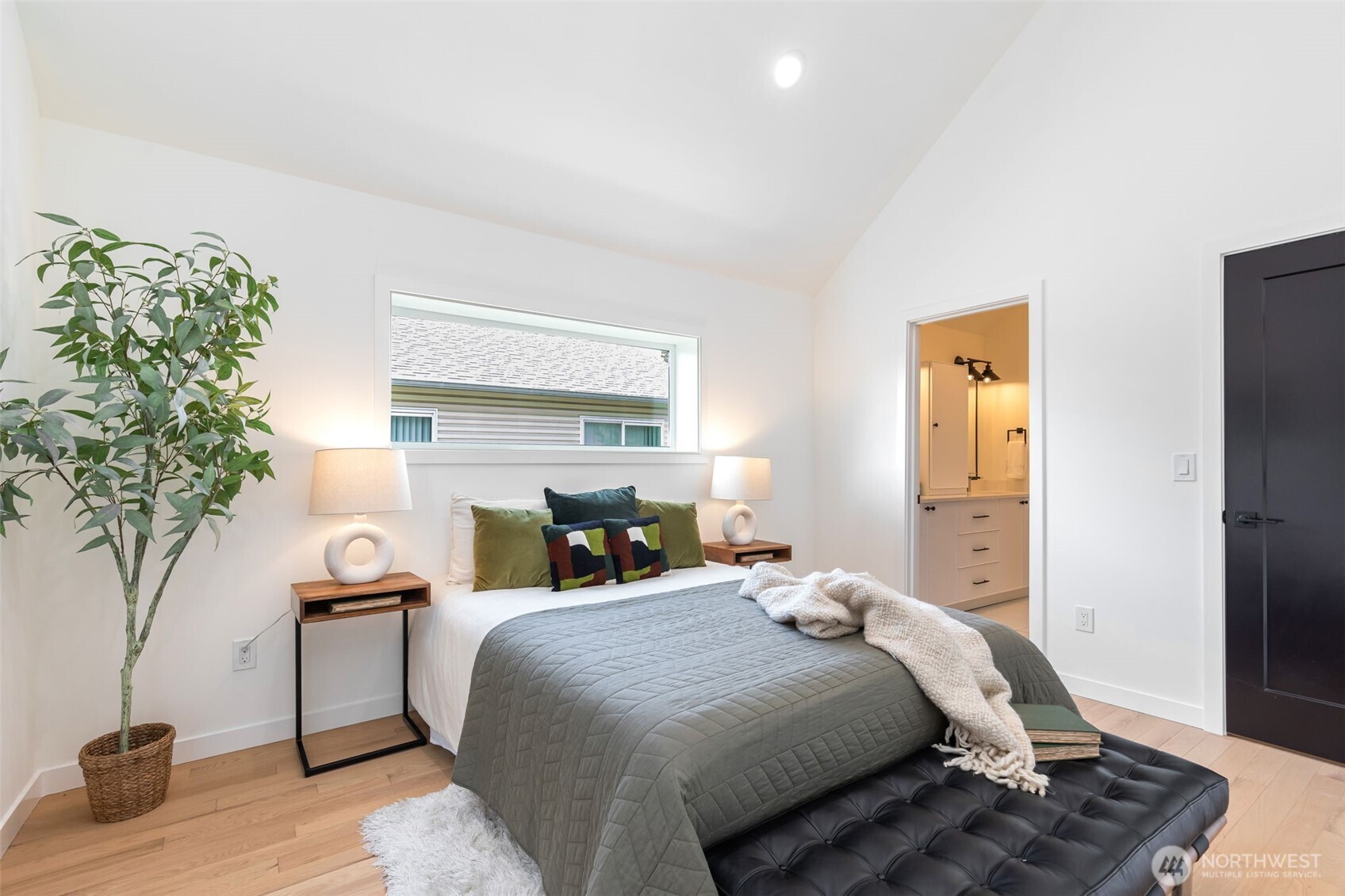 1556 S Pearl Street B Property Photo 12