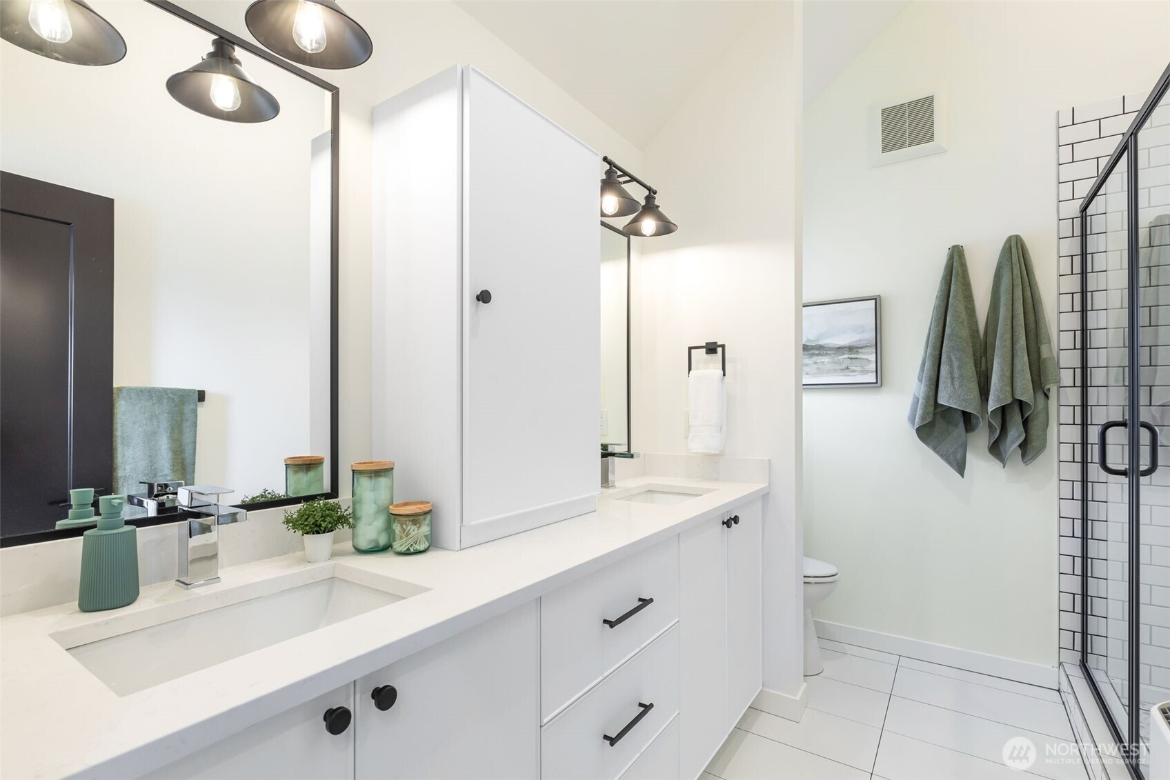 1556 S Pearl Street B Property Photo 14