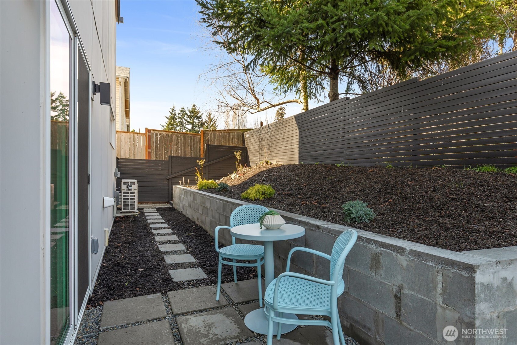 1556 S Pearl Street B Property Photo 27