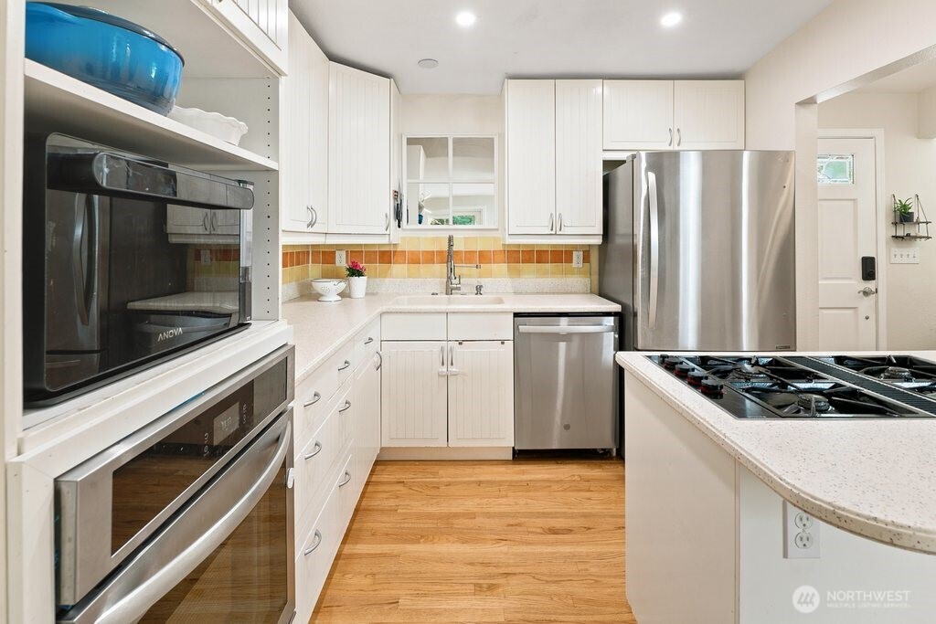 15936 76th Place Property Photo 10