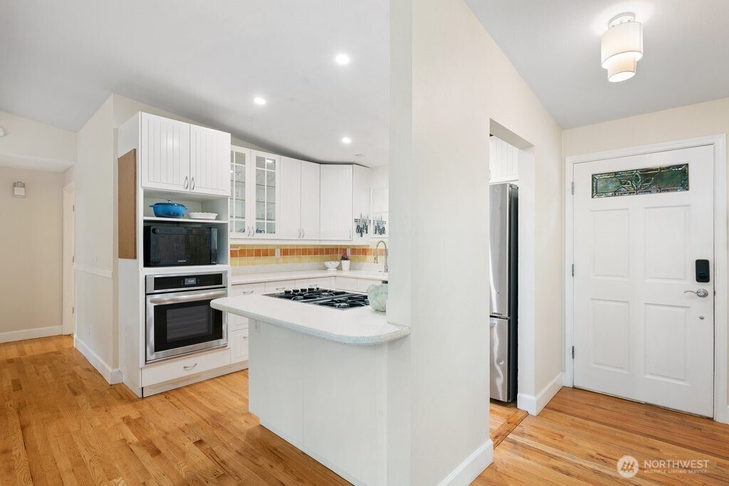 15936 76th Place Property Photo 12