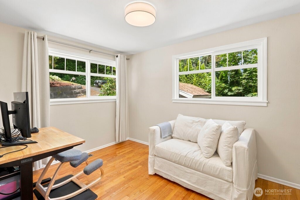 15936 76th Place Property Photo 17