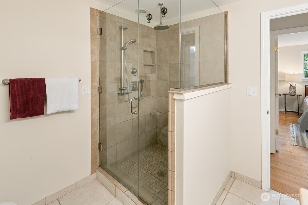 15936 76th Place Property Photo 19