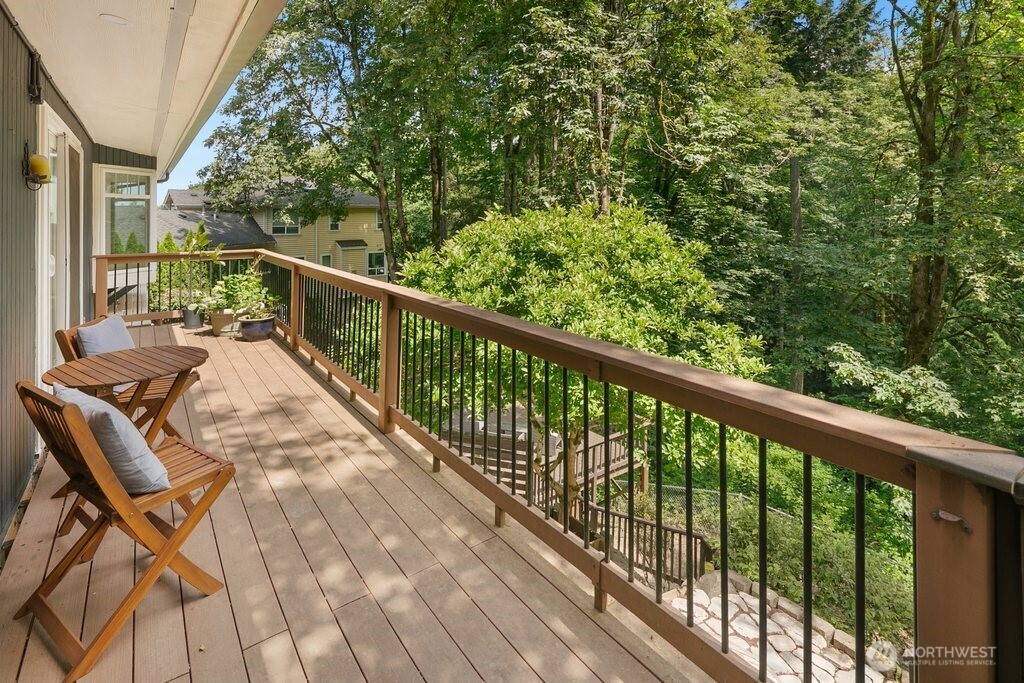 15936 76th Place Property Photo 21