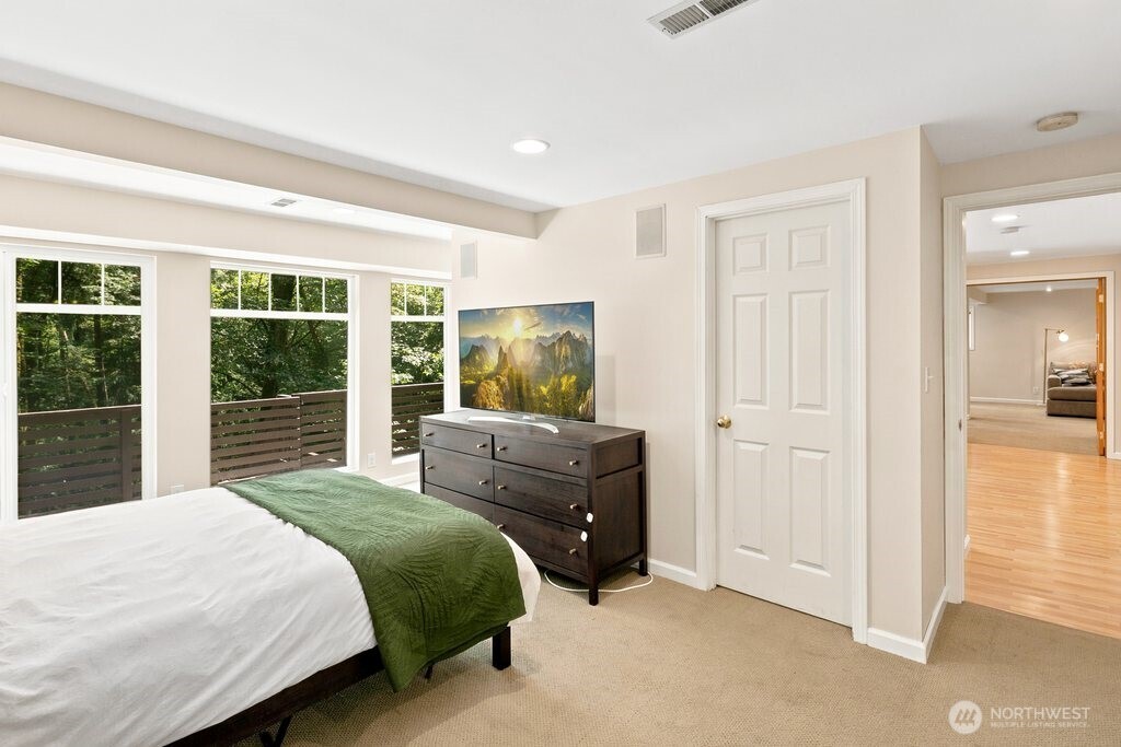 15936 76th Place Property Photo 26