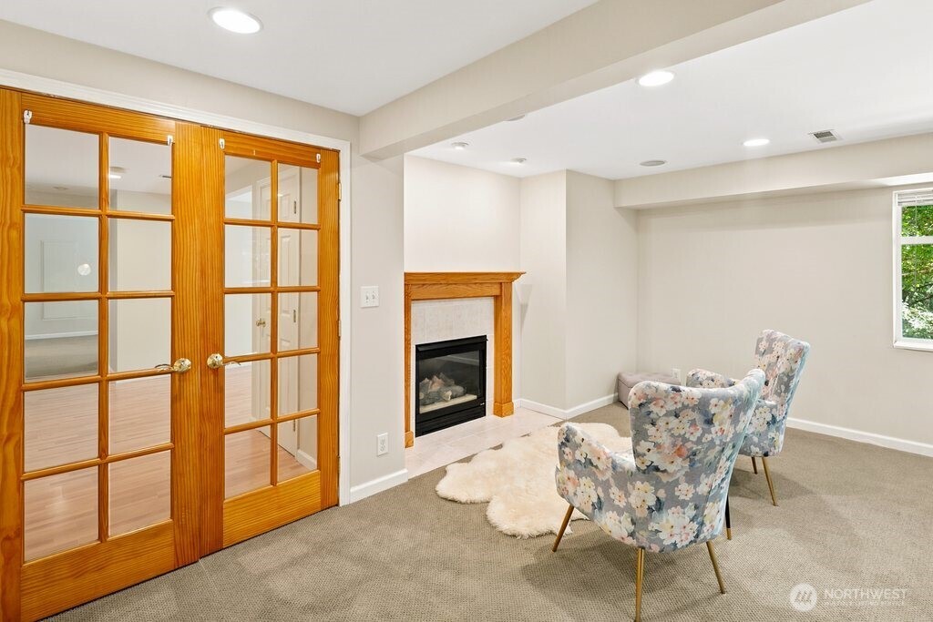 15936 76th Place Property Photo 31