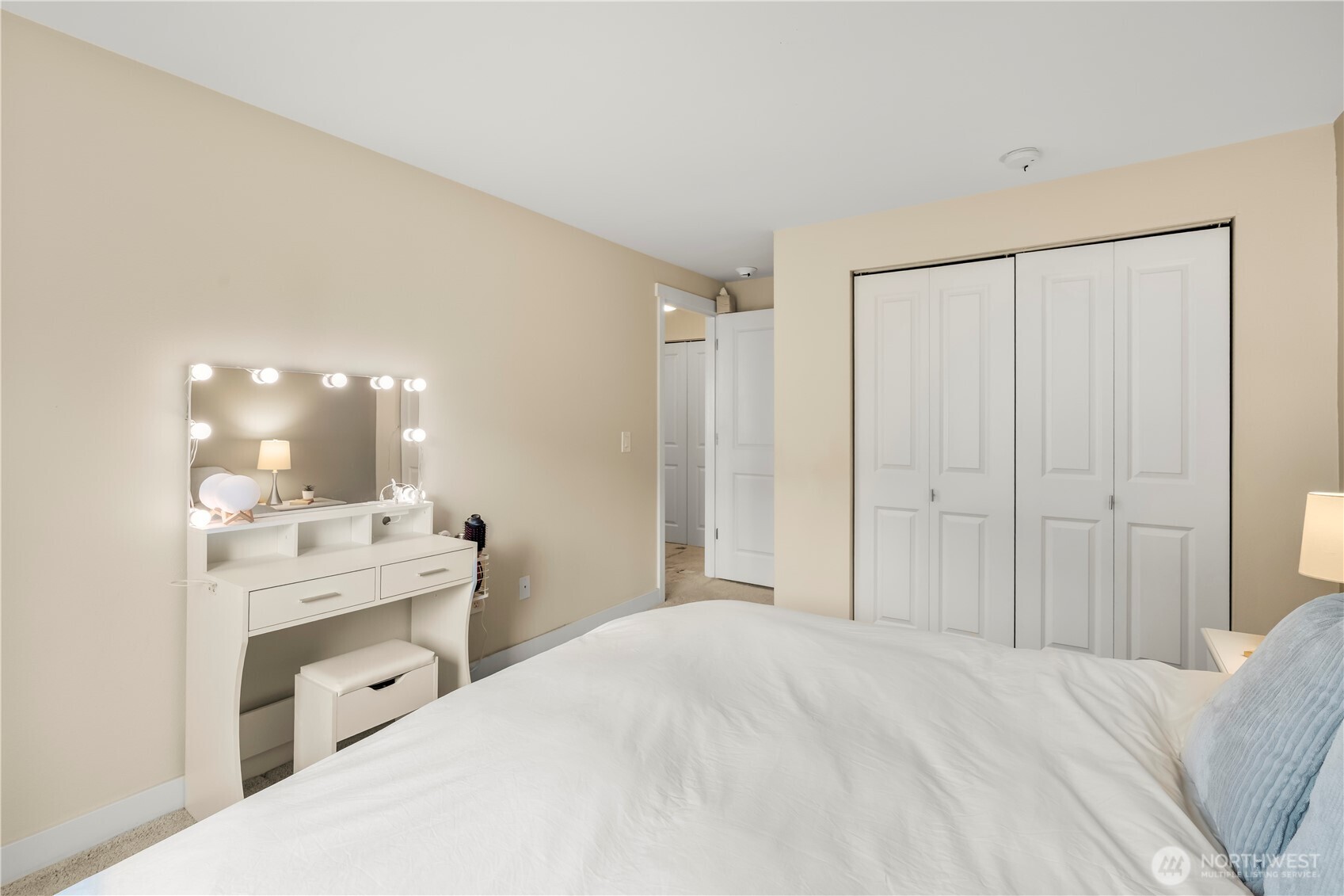 15827 Ne Leary Way B-114 Property Photo 10