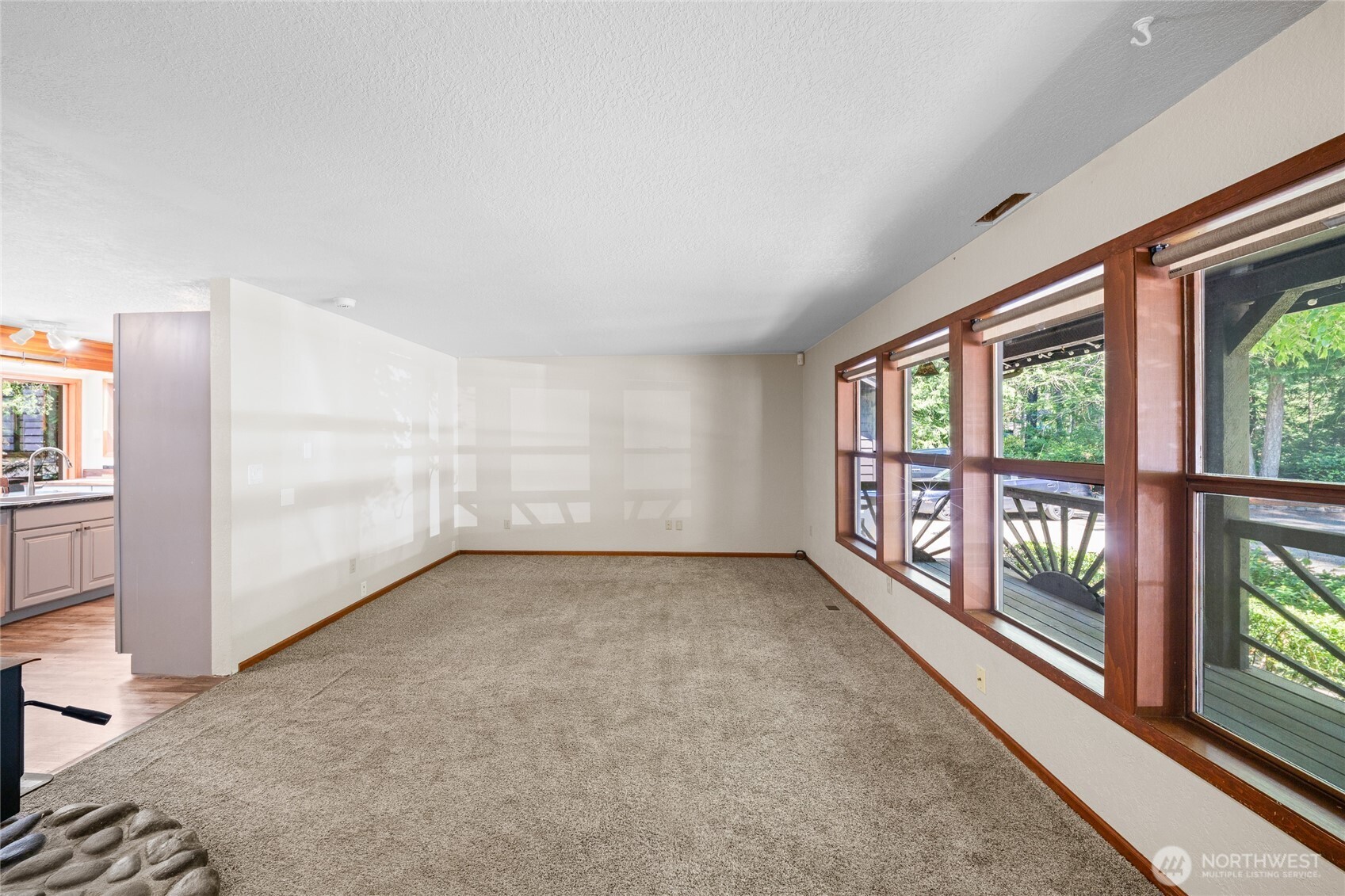 211 E Aycliffe Drive Property Photo 2