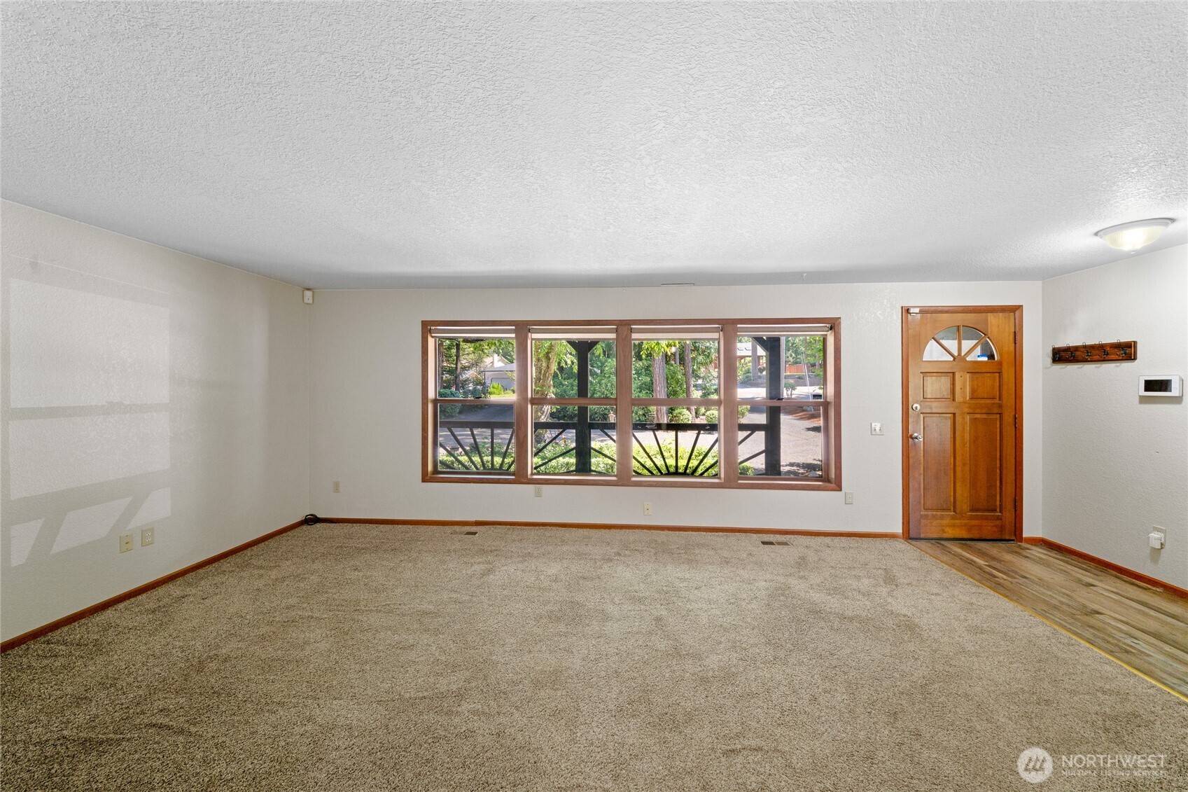 211 E Aycliffe Drive Property Photo 4