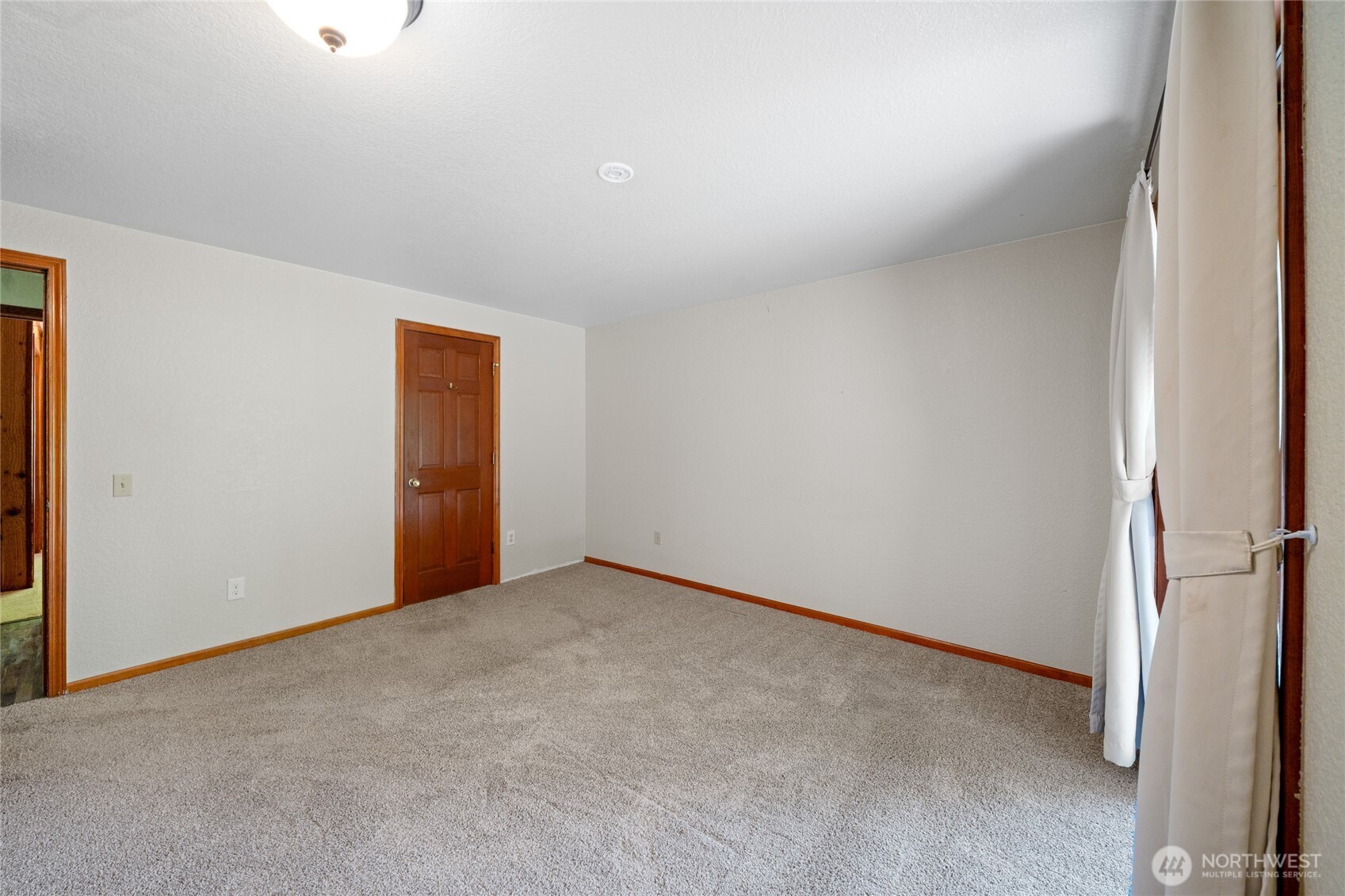 211 E Aycliffe Drive Property Photo 12