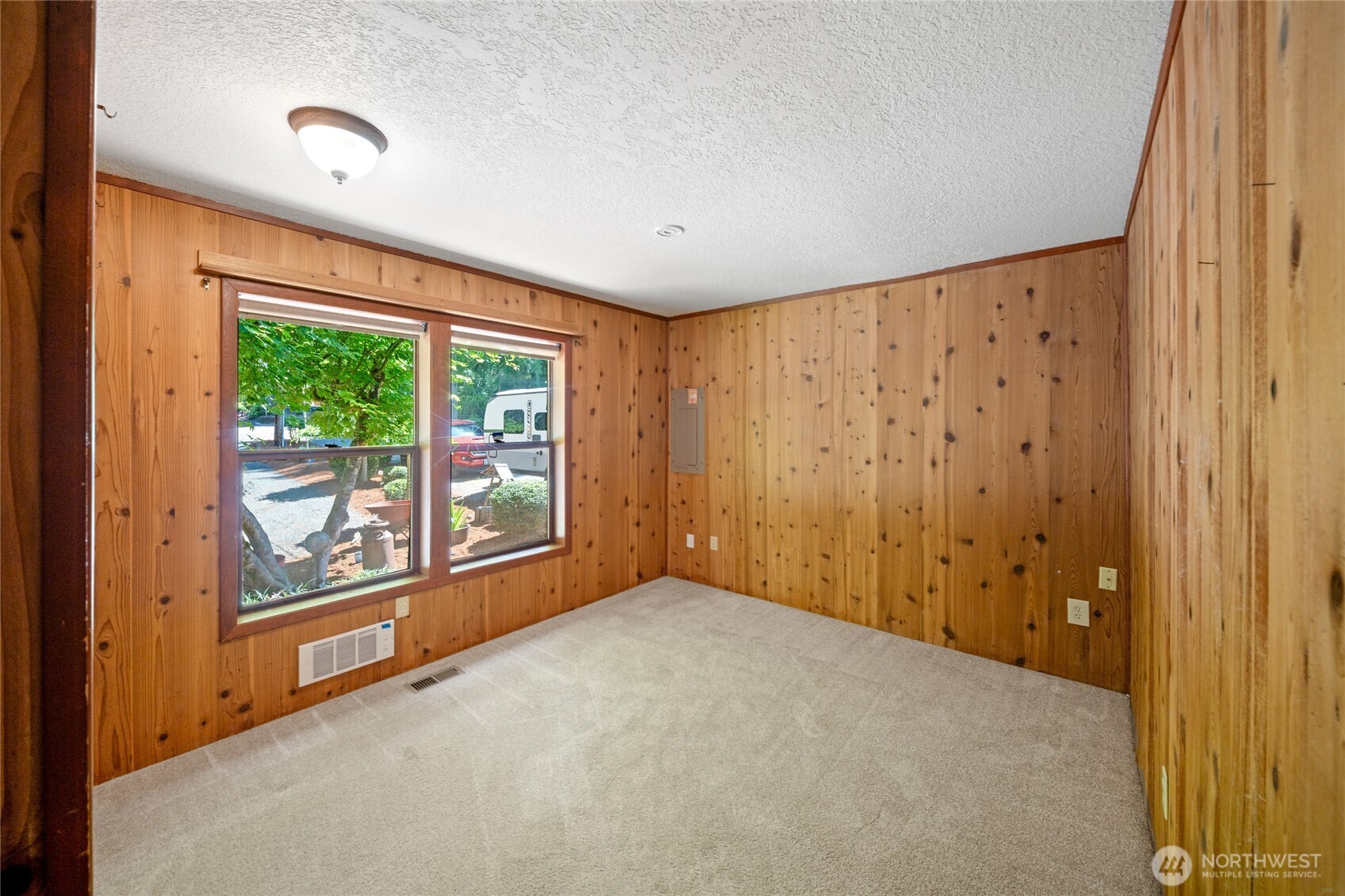 211 E Aycliffe Drive Property Photo 14