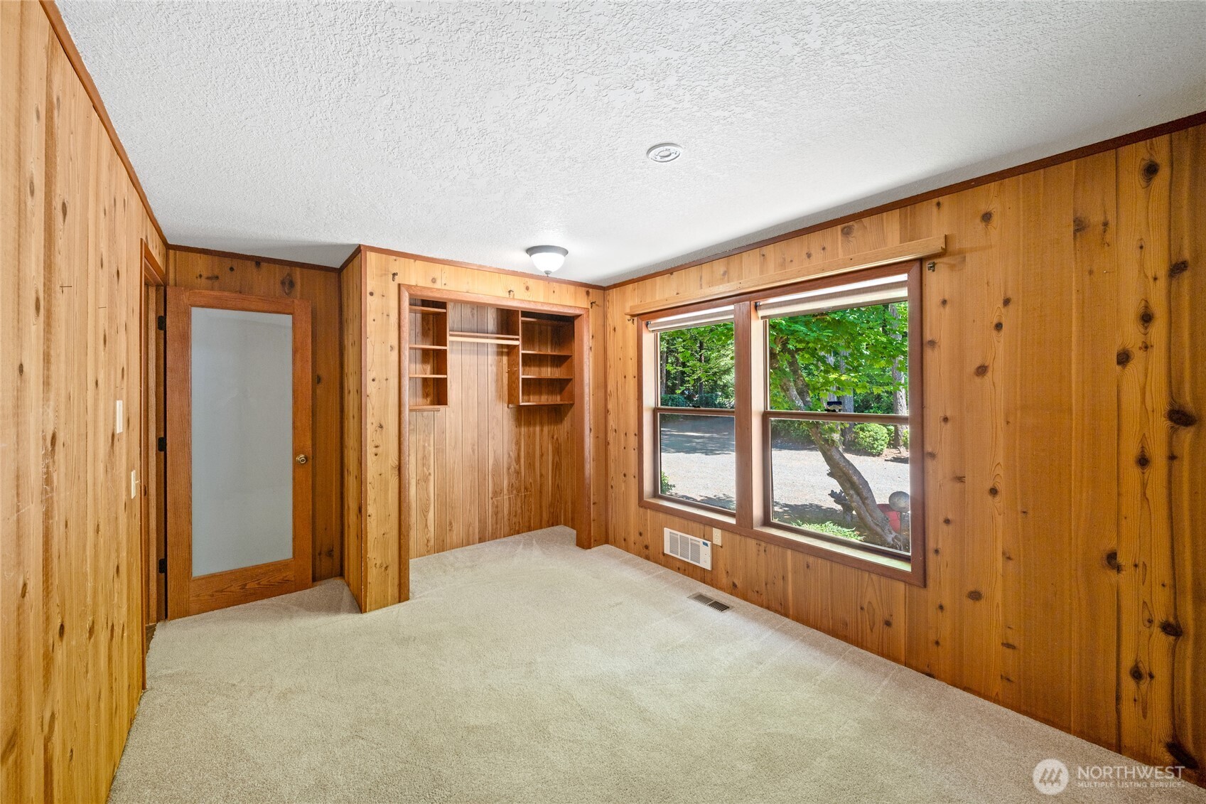211 E Aycliffe Drive Property Photo 15