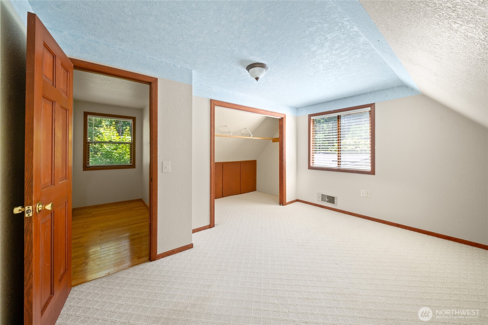 211 E Aycliffe Drive Property Photo 18