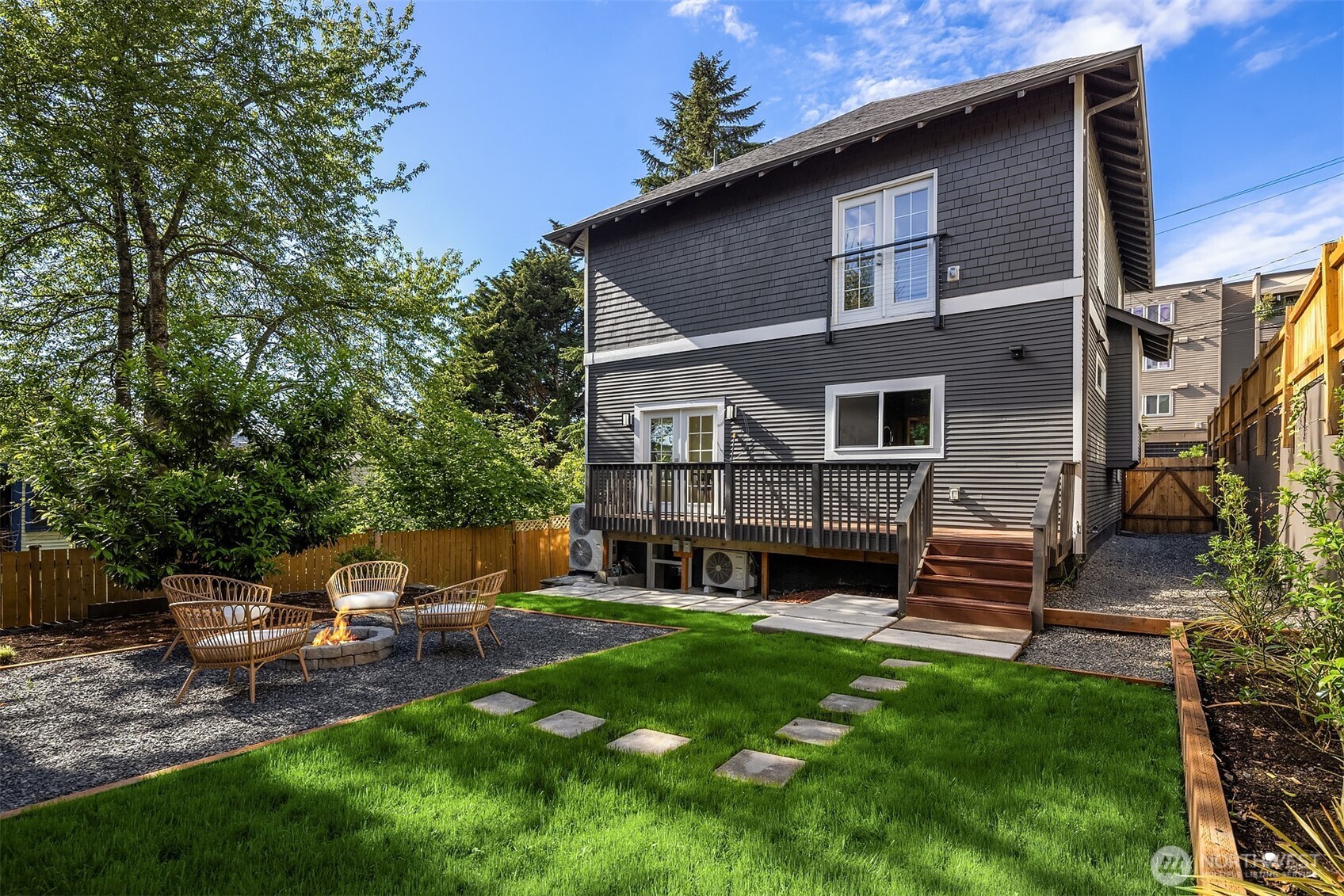 1307 W Boston Street Property Photo 3