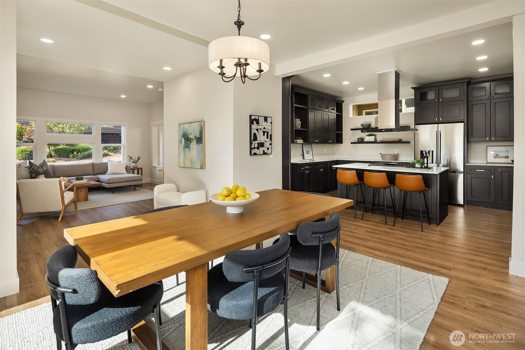 1307 W Boston Street Property Photo 7
