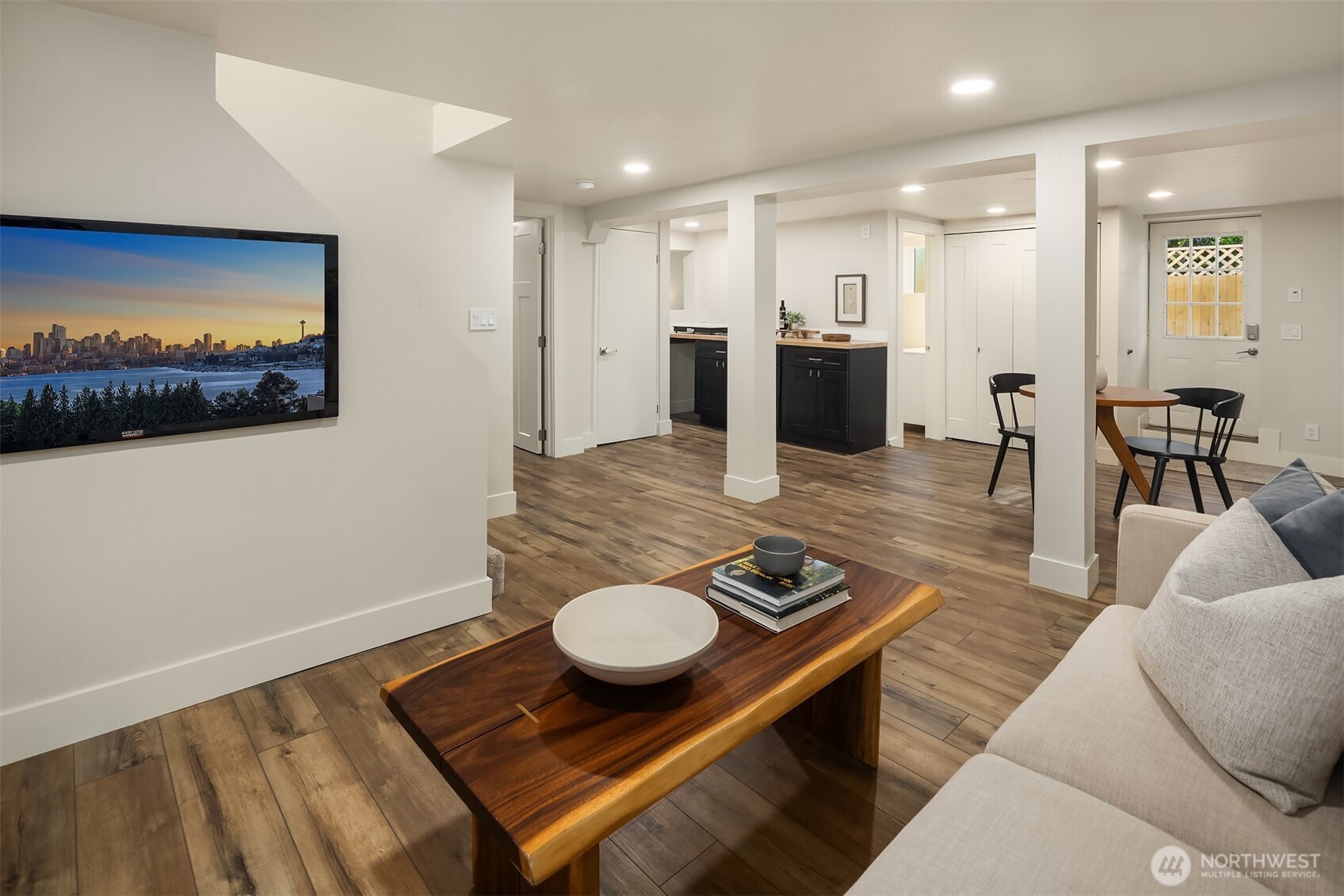 1307 W Boston Street Property Photo 21