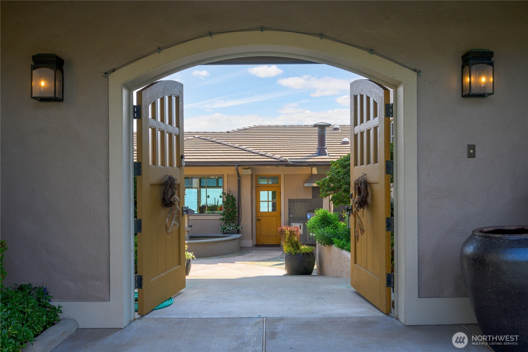 15283 Gibralter Road Property Photo 7