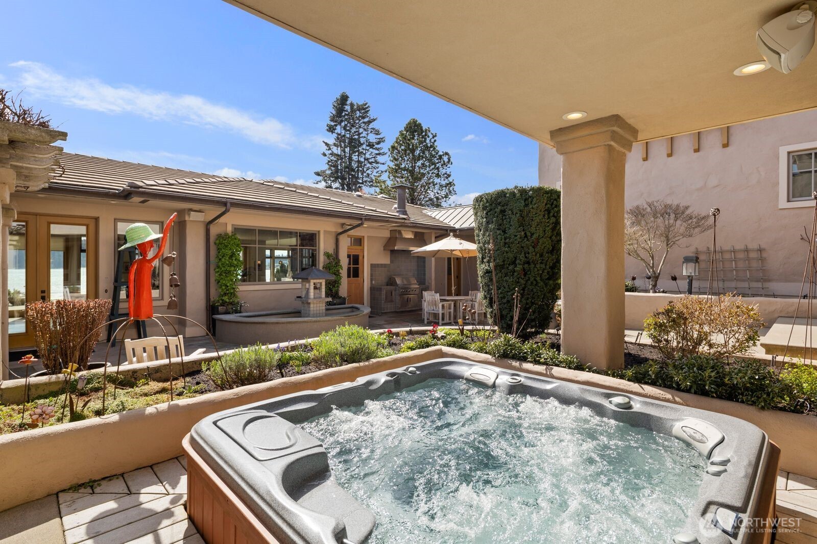 15283 Gibralter Road Property Photo 8