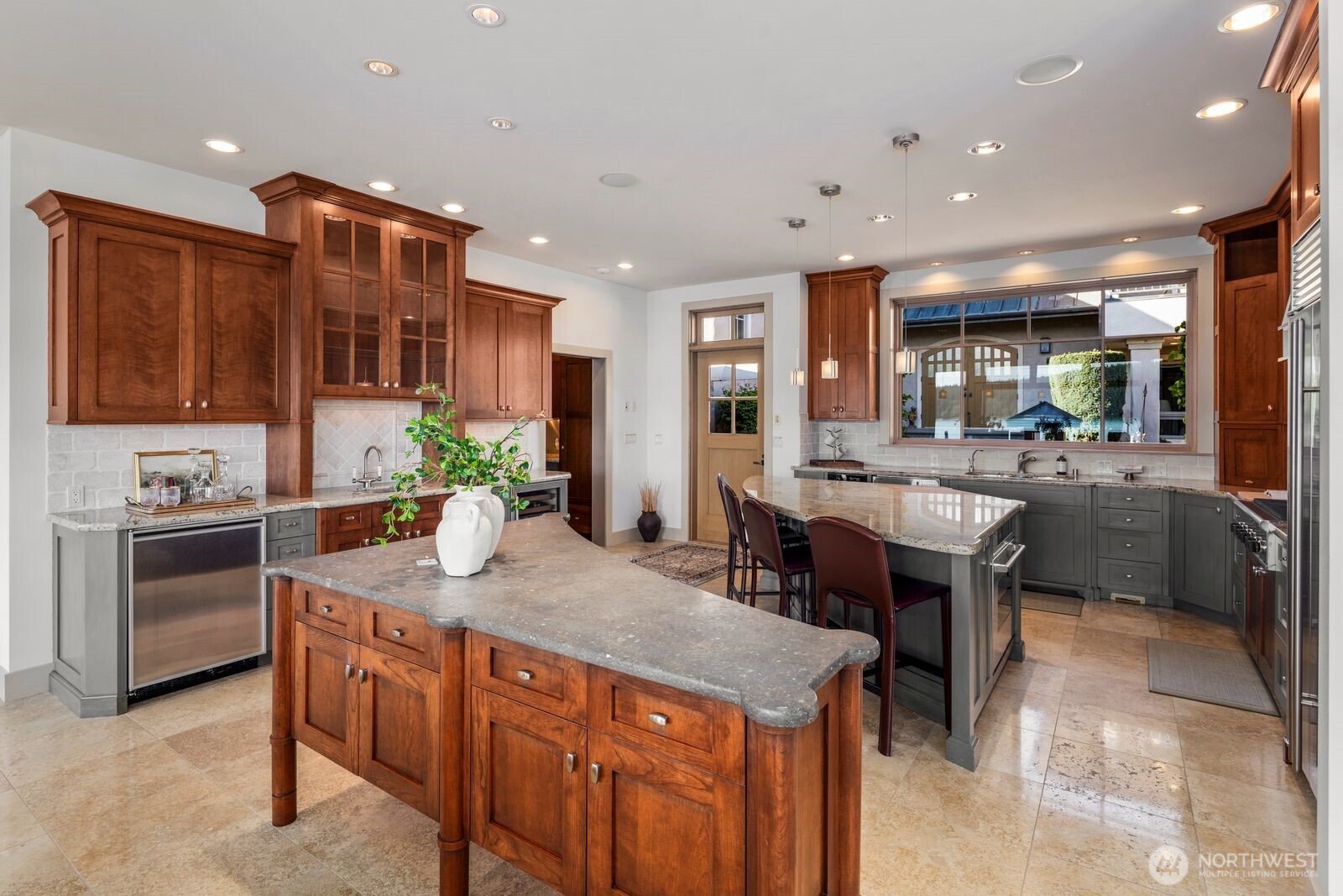 15283 Gibralter Road Property Photo 13