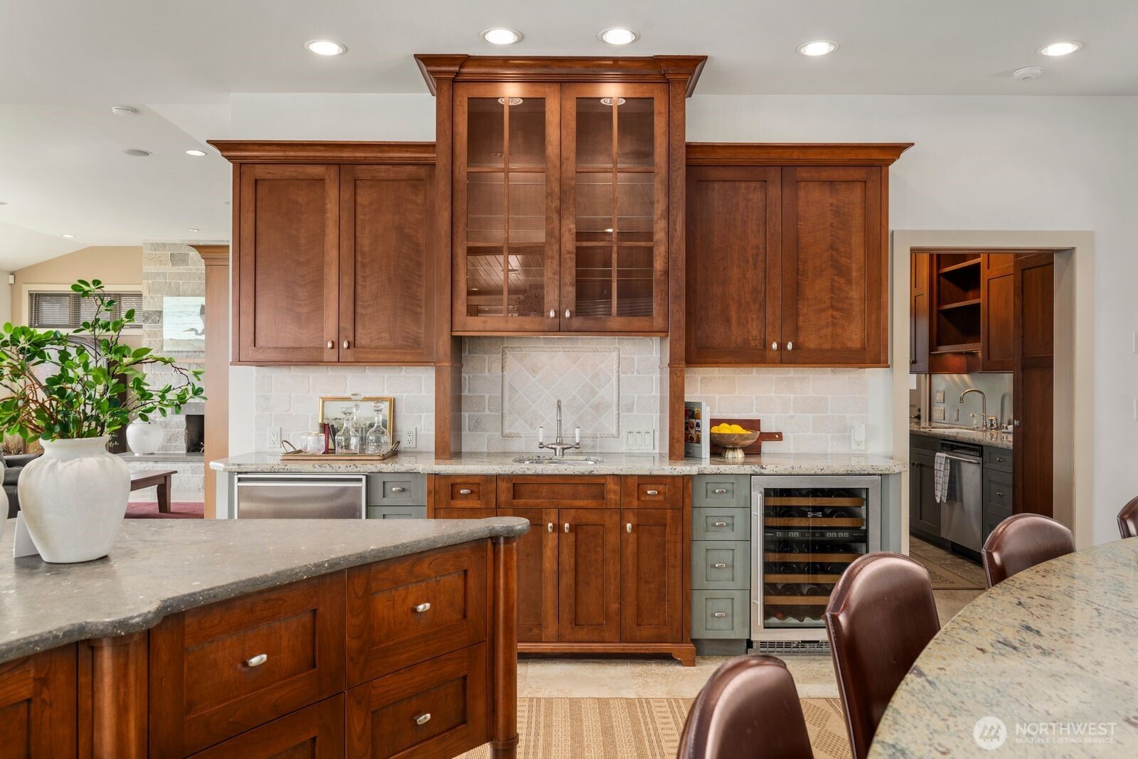 15283 Gibralter Road Property Photo 14