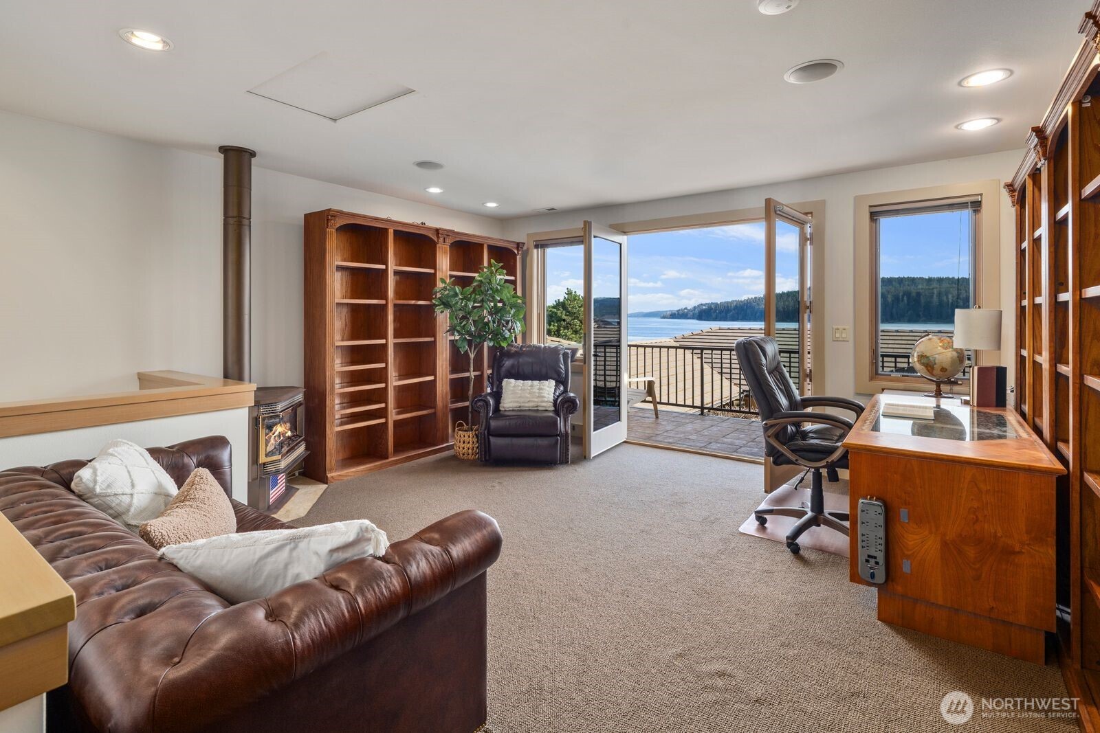 15283 Gibralter Road Property Photo 29