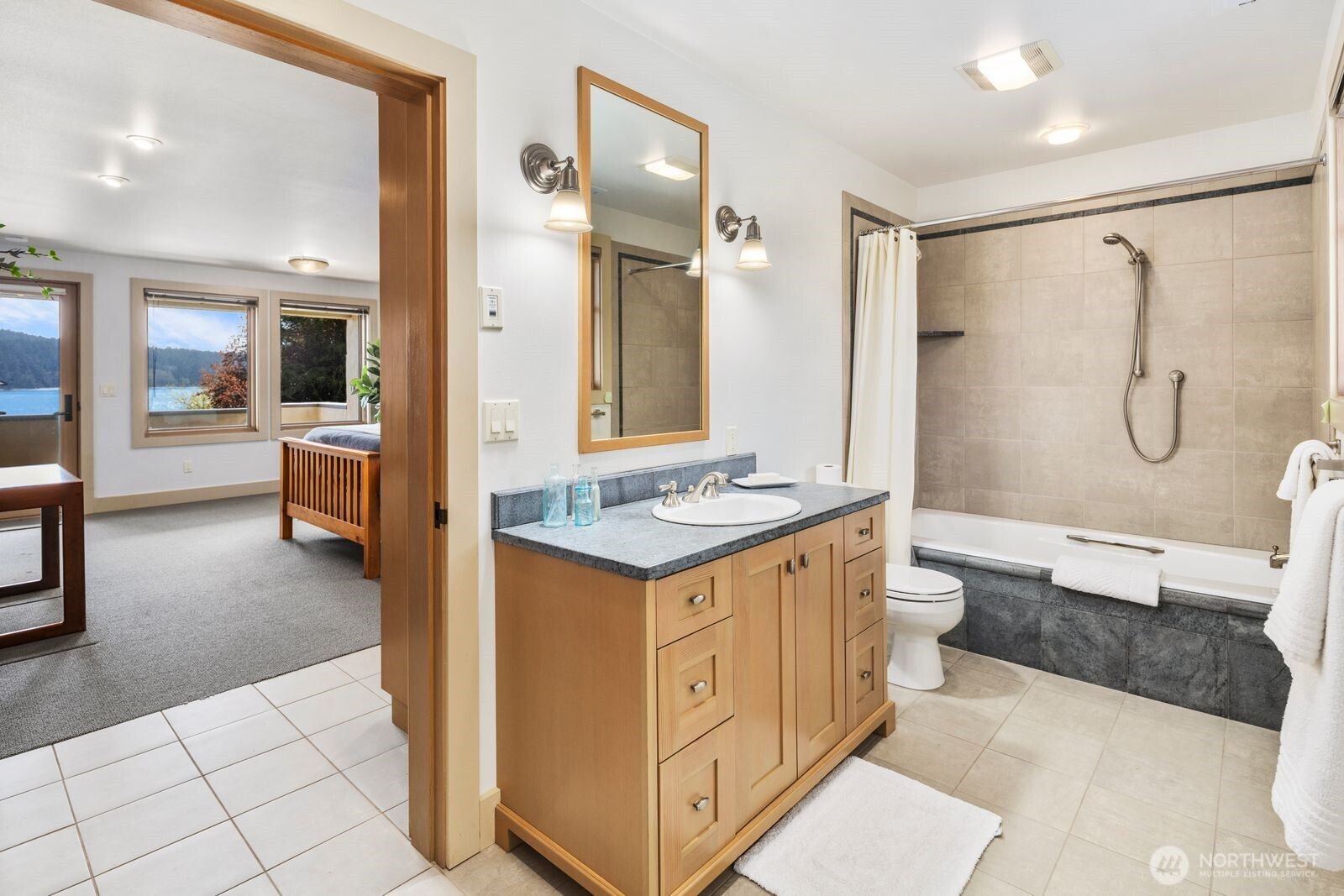 15283 Gibralter Road Property Photo 32
