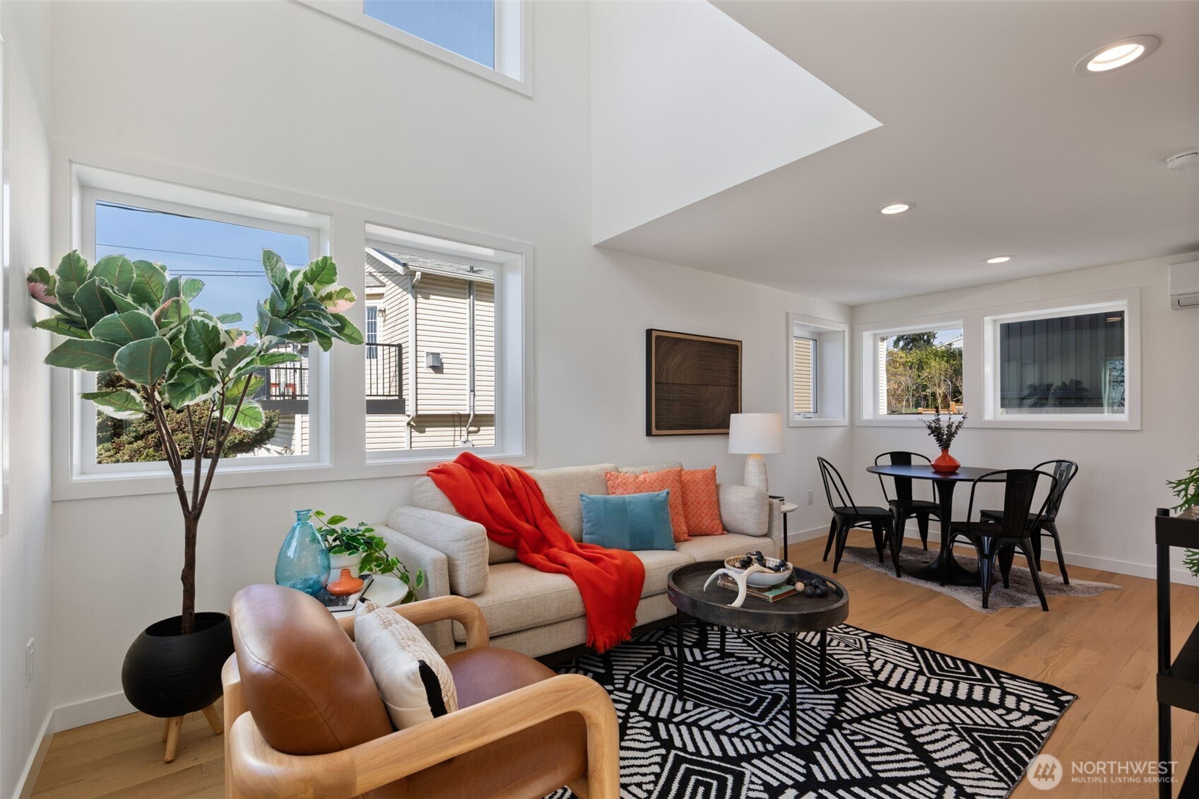 1556 S Pearl Street C Property Photo 4