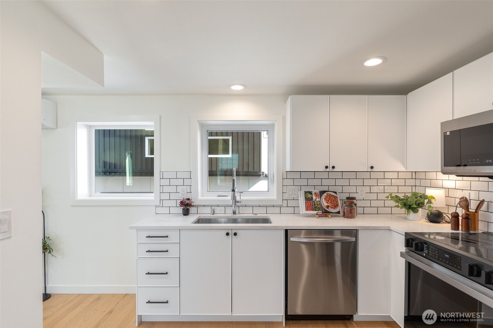 1556 S Pearl Street C Property Photo 8