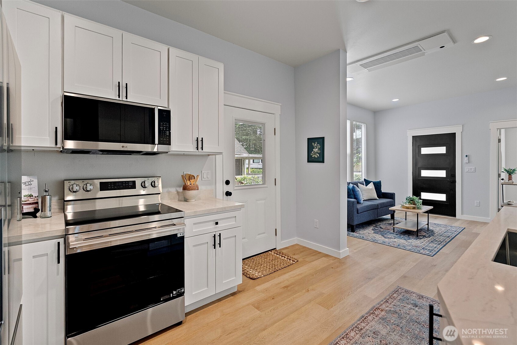 210 S Cambrian Avenue Property Photo 9