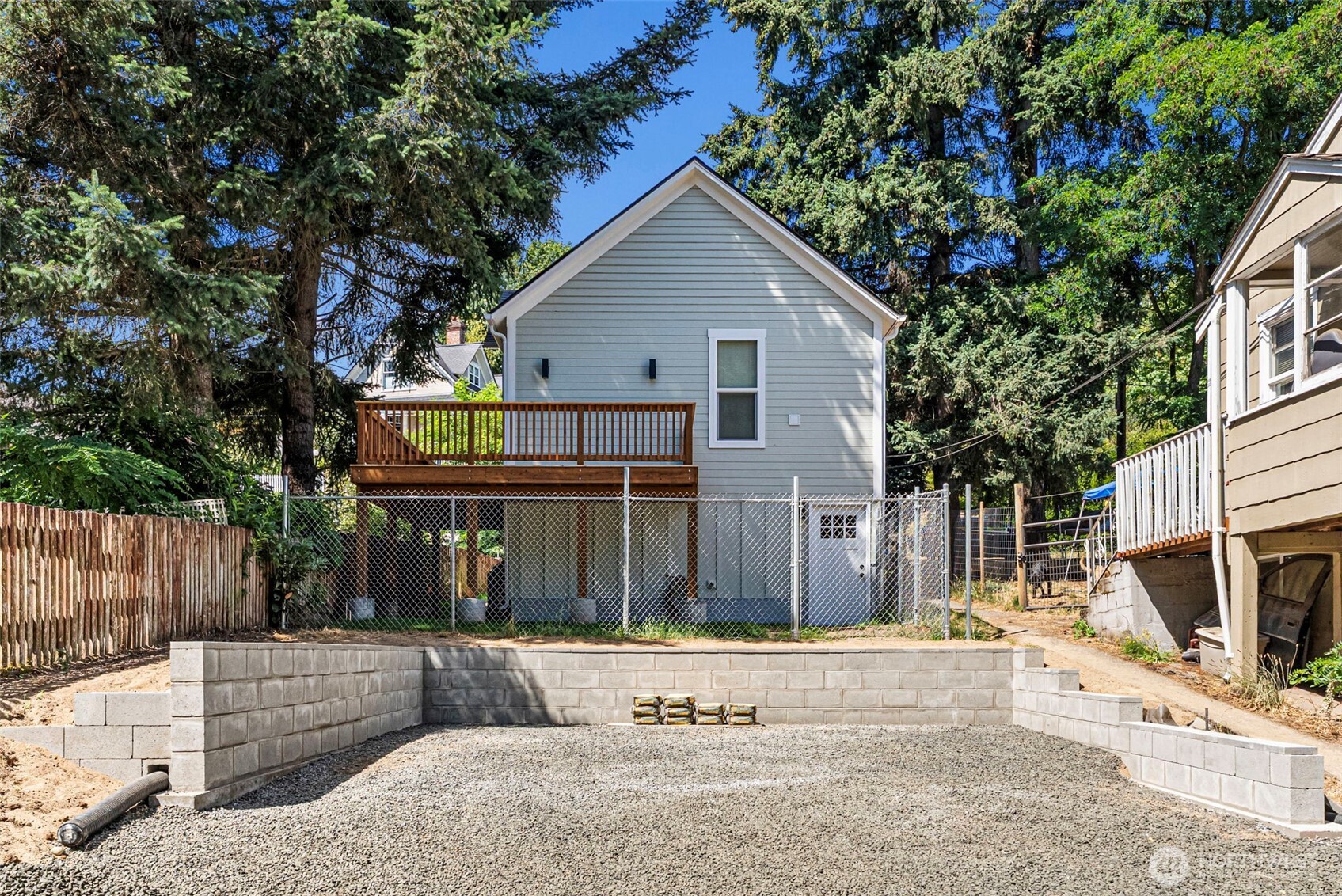 210 S Cambrian Avenue Property Photo 25
