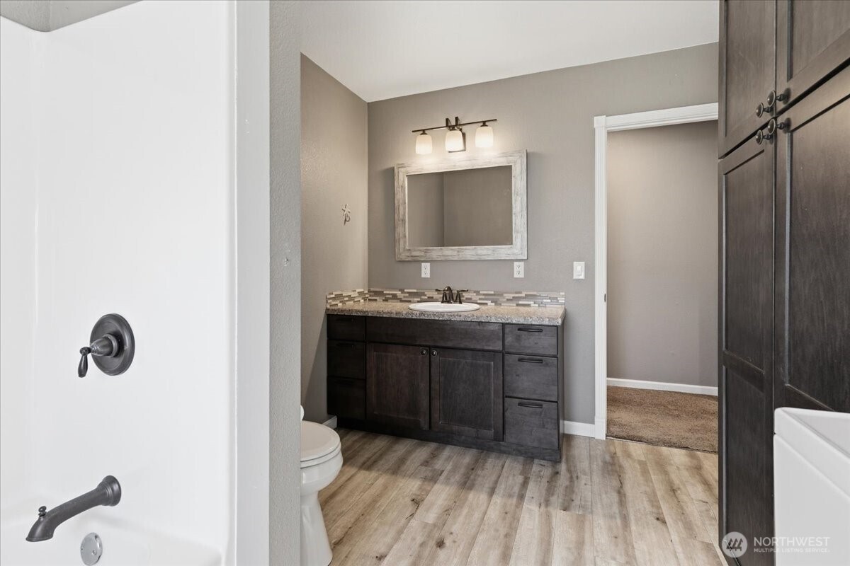 219 Washington Place Property Photo 18
