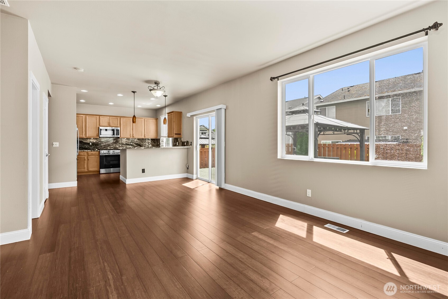16216 23rd St Property Photo 10