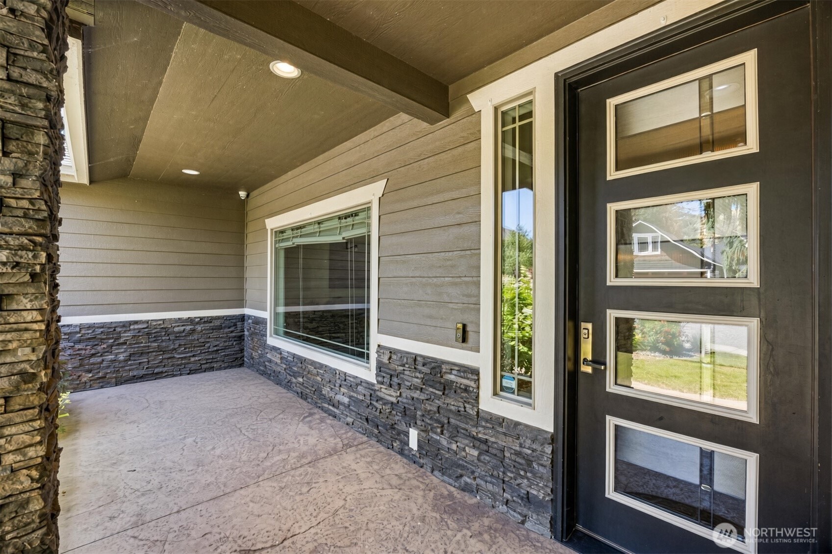 3484 Ashwood Drive Property Photo 4